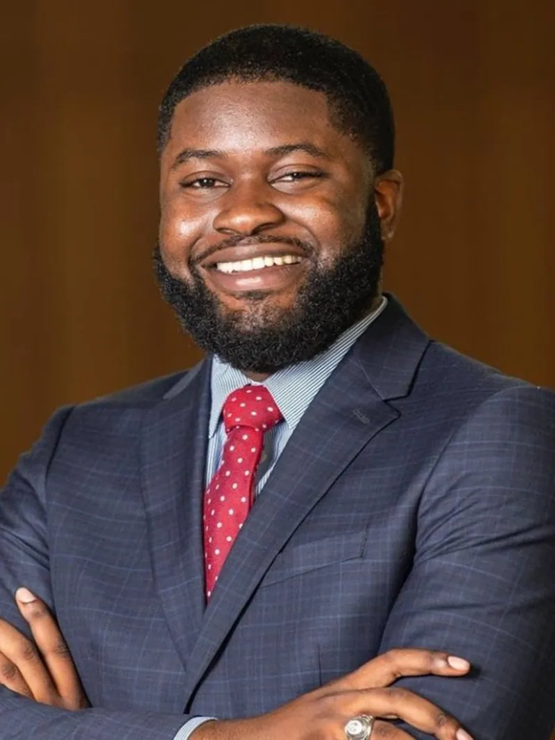 Deverick headshot
